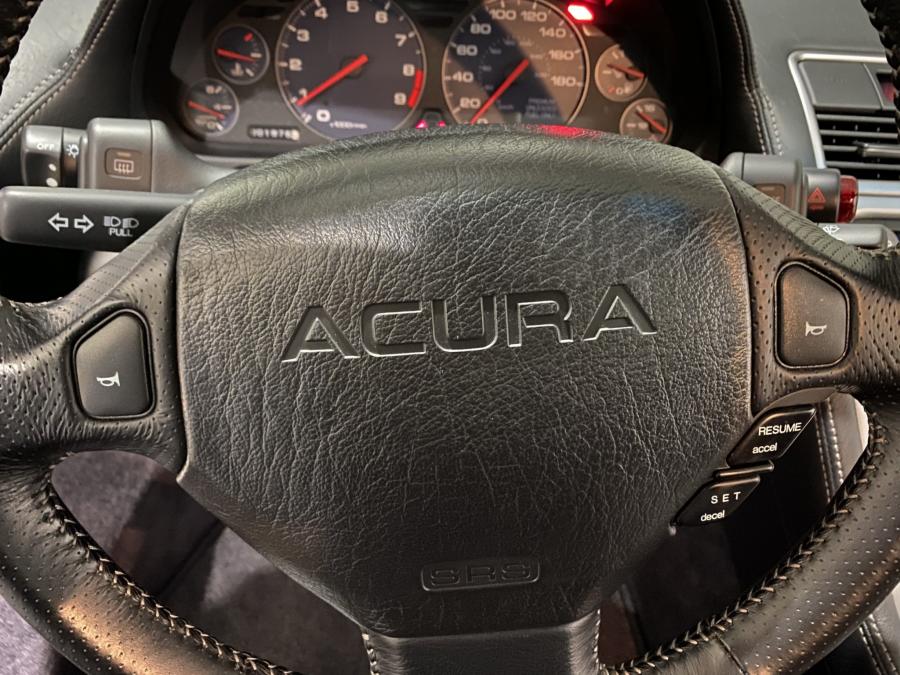 Детали интерьера Acura NSX-T 2004 года  (фото 59 из 121)